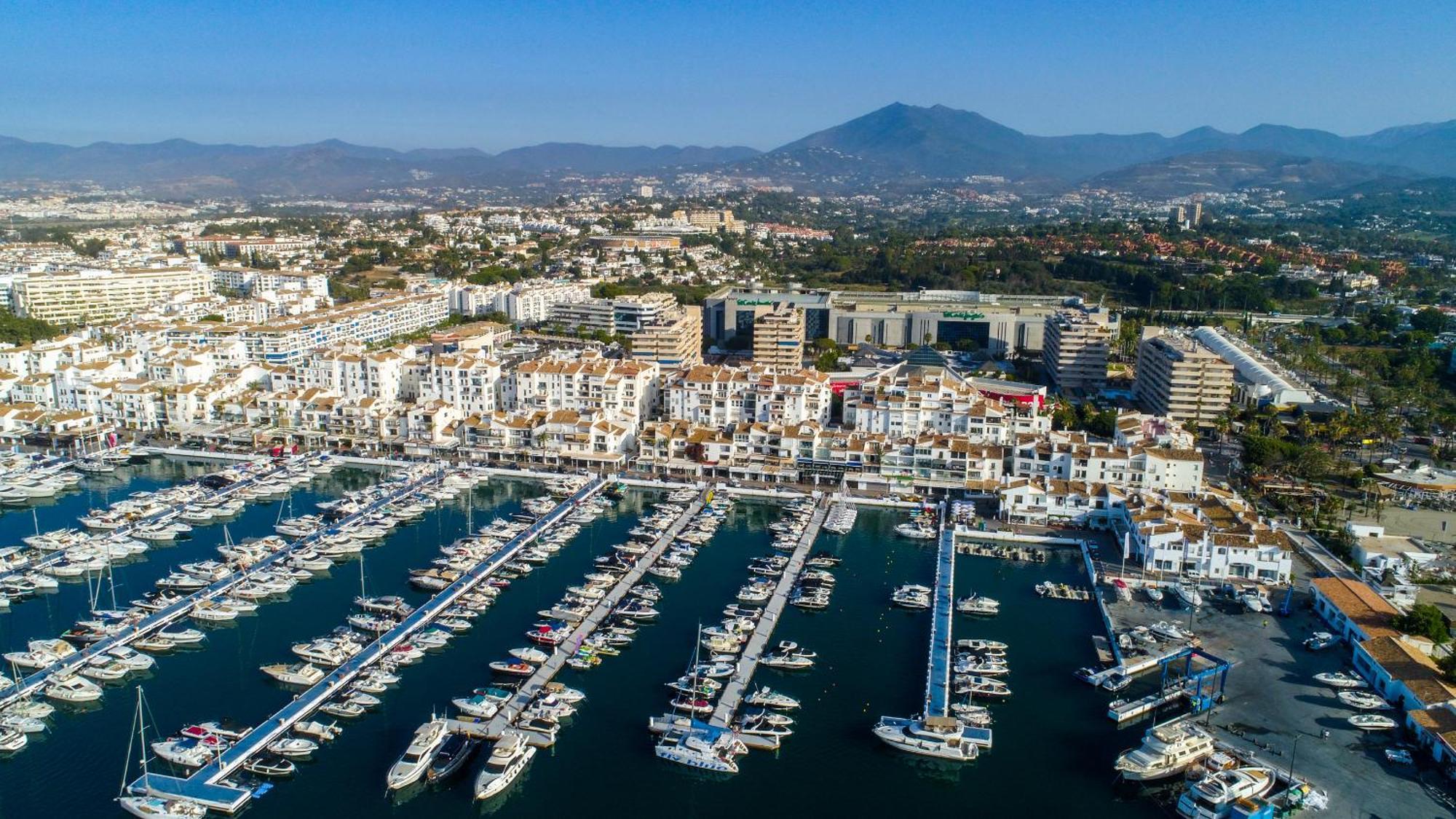 Marbella Banus Suites Экстерьер фото